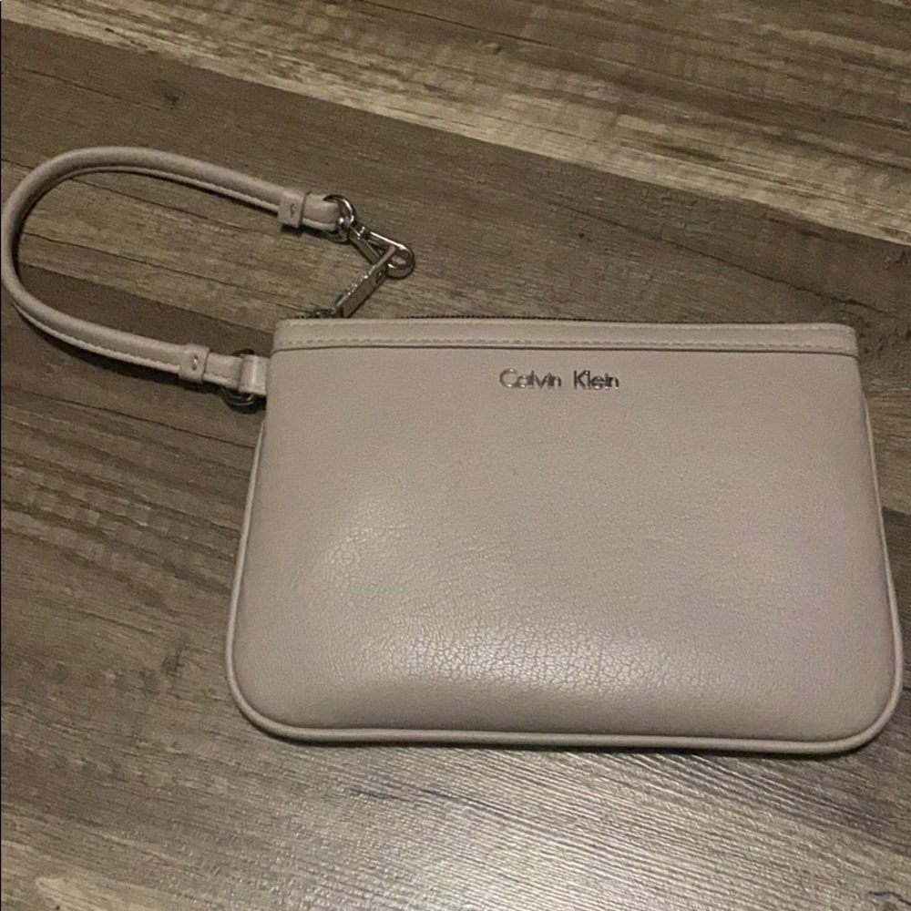 CALVIN KLEIN Wristlet